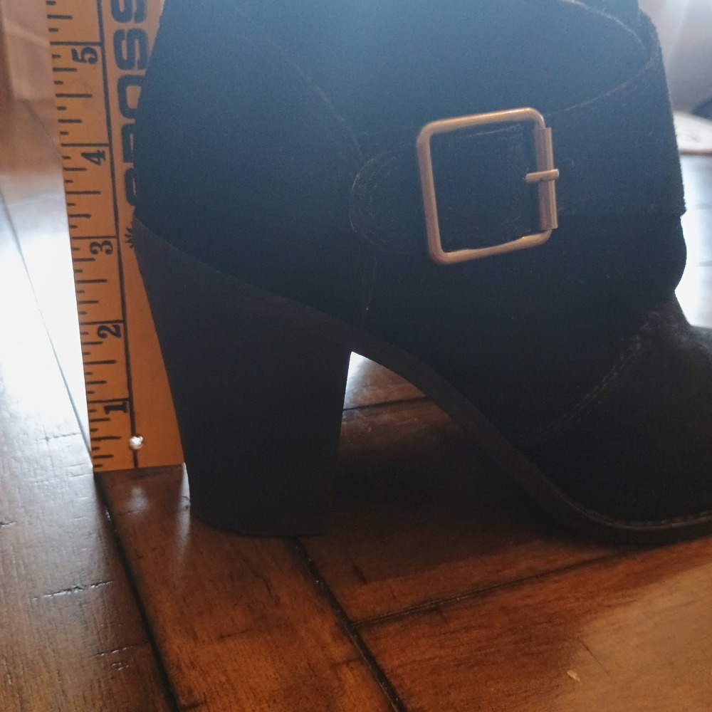 LUCKY BRAND Mickie Women's 8.5 M Black Suede Leather Ankle‎ Heel Buckle Boots - Picture 4 of 11